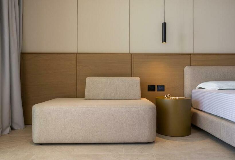 اتاق سه نفره دلوکس با چشمانداز دریا, Beyond A Luxury Boutique