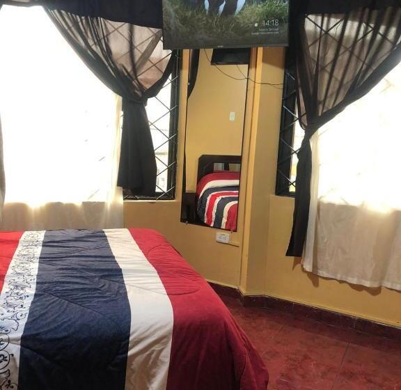 Трехместный Номер Комфорт, Hostal Quito Nayla
