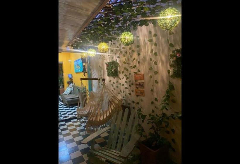 Standard 3 Pers. Værelse, Room In Lodge   Cr 2 Room In Getsemani With Breakfast Wifi And Air Conditioning