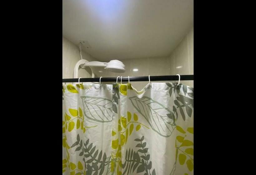 Standard 3 Pers. Værelse, Room In Lodge   Cr 2 Room In Getsemani With Breakfast Wifi And Air Conditioning