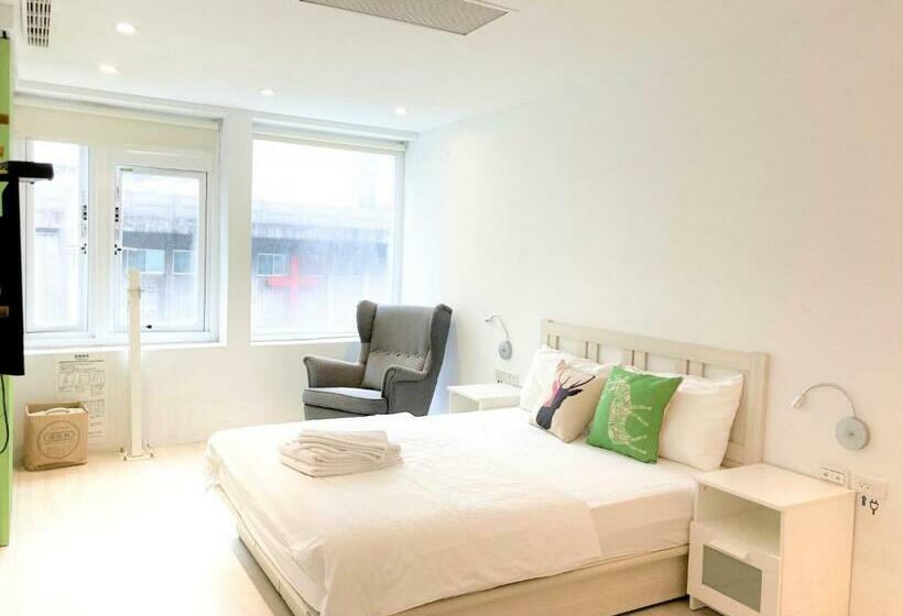 اتاق استاندارد, 4plus Hostel
