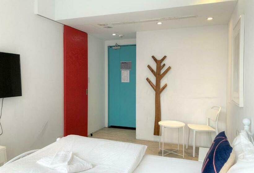 اتاق استاندارد یک نفره, 4plus Hostel
