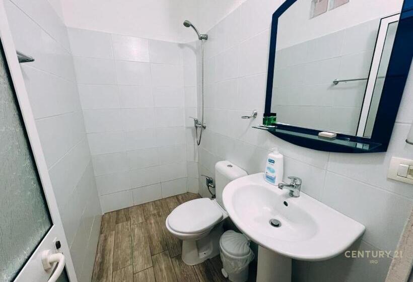 غرفة كومفورت ثلاثية, Tirana Central Guesthouse