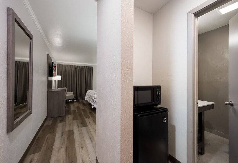 Номер Deluxe, Red Roof Inn Madisonville