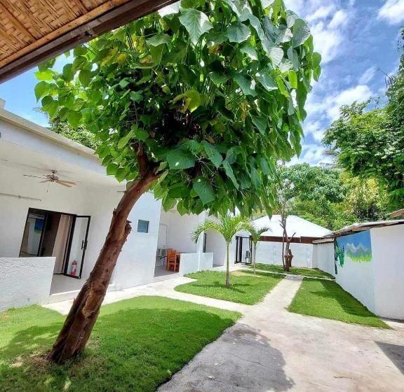 اتاق استاندارد, Tiki Bantayan Cebu Tourist Inn Inc