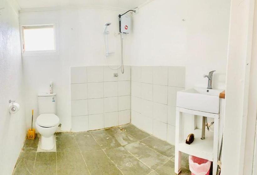 اتاق استاندارد سه نفره, Tonga Cottage   Private Rooms With Shared Facilities