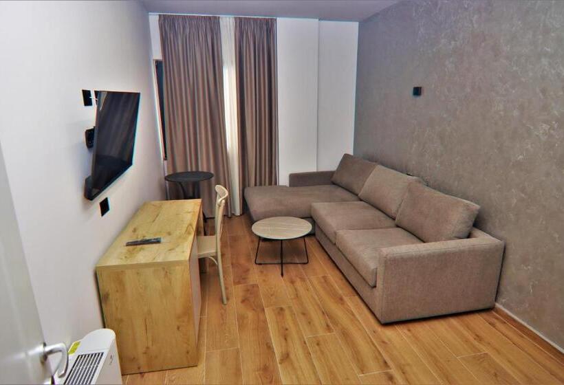 패밀리 스위트, Relax Inn Hotel Durres