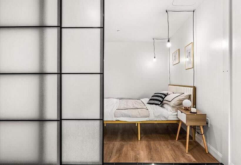 디럭스 룸, 424les House
