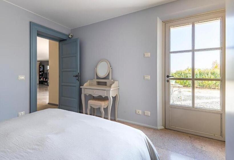 Номер Стандарт Вид на Сад, La Magnanella   Luxury B&b