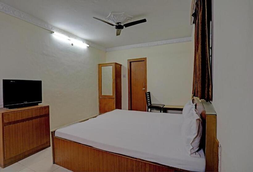 Трехместный Номер Классика, Oyo Hotel Friday S