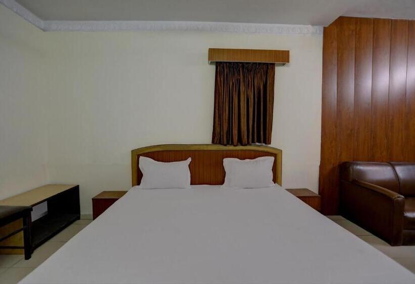 Трехместный Номер Классика, Oyo Hotel Friday S