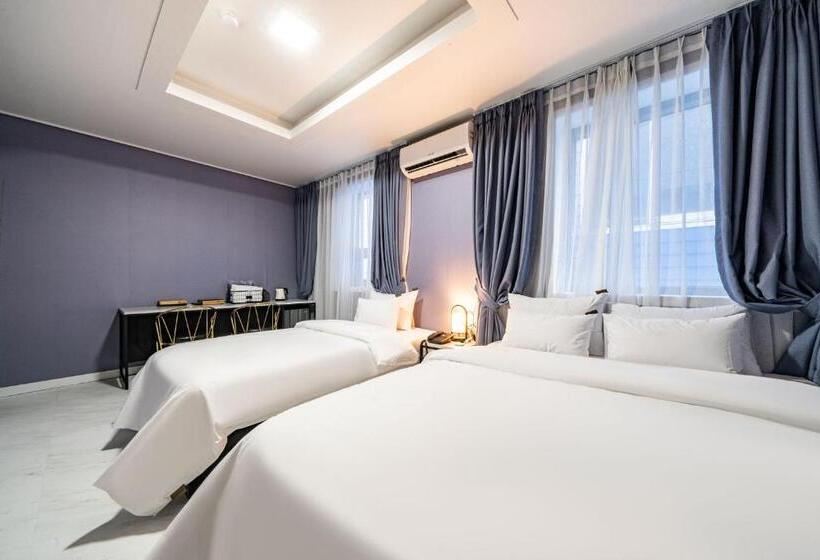 Номер Стандарт, Sloth Hotel Gimhae