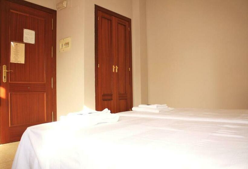 اتاق استاندارد, Hostal Carlos 2