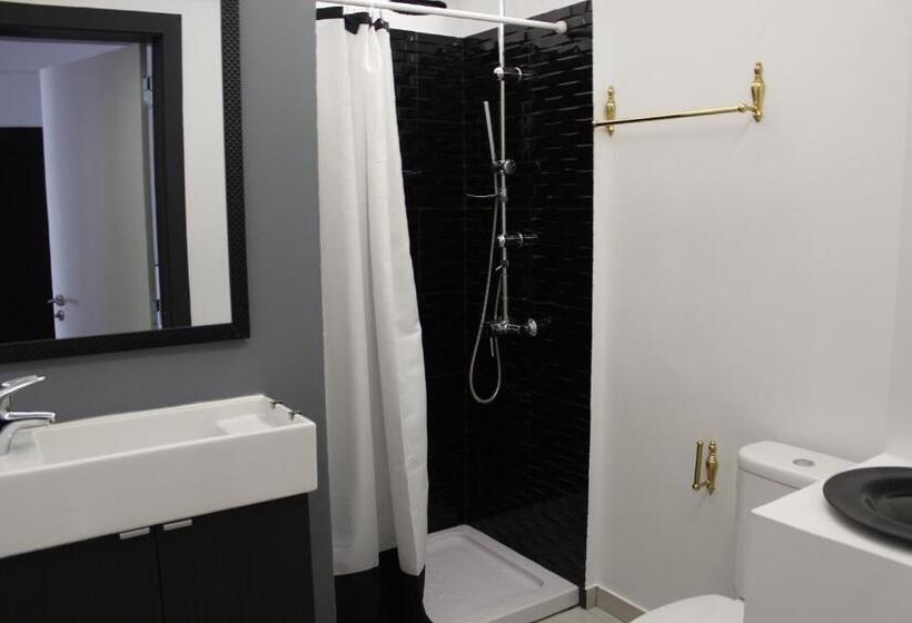 اتاق استاندارد با سرویس بهداشتی مشترک, Largo Da Se Guest House  Horigem