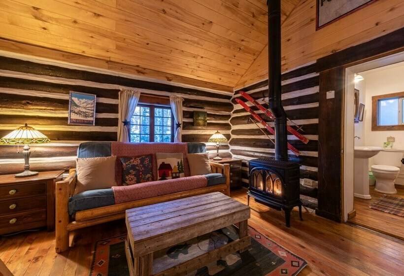 디럭스 스튜디오, Pioneer Guest Cabins