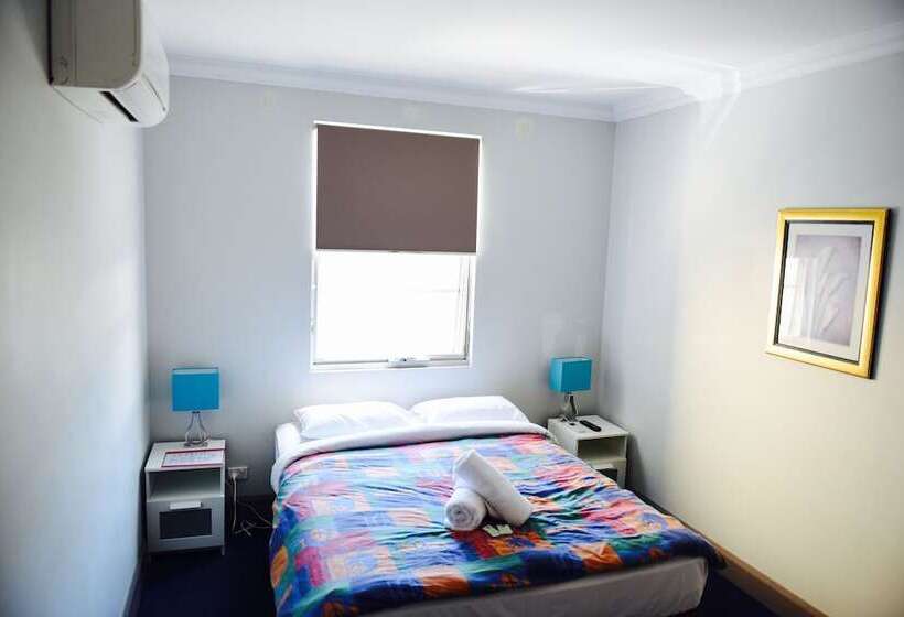 스탠다드 룸, The Emperors Crown Hostel