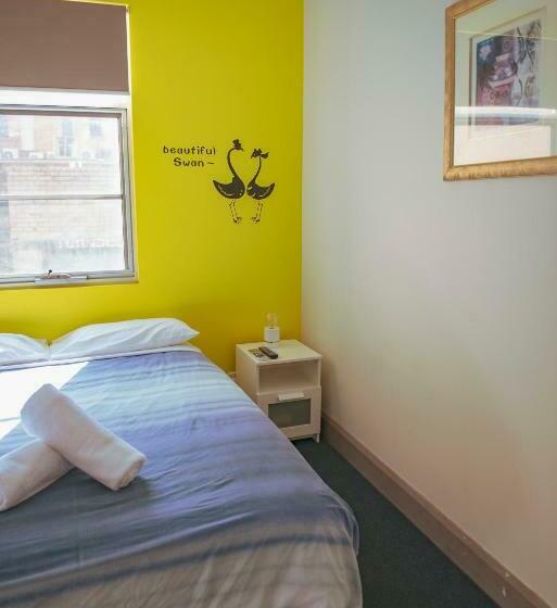 스탠다드 룸, The Emperors Crown Hostel