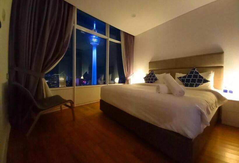 2 Bedroom Apartment with Views, Luxury Apartment Near Klcc & City Center