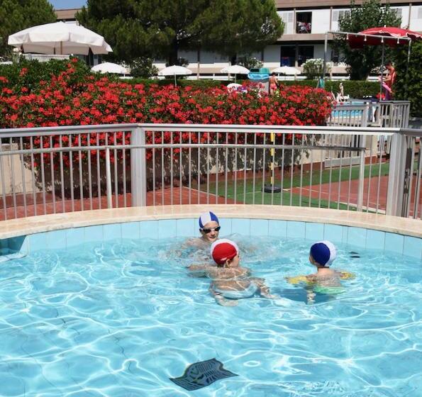 Апартаменты 1 Спальня, Apartment 4 Beds With Private Outdoor Area In Residence With Swimming Pool In Marina Di Bibbona, Onl