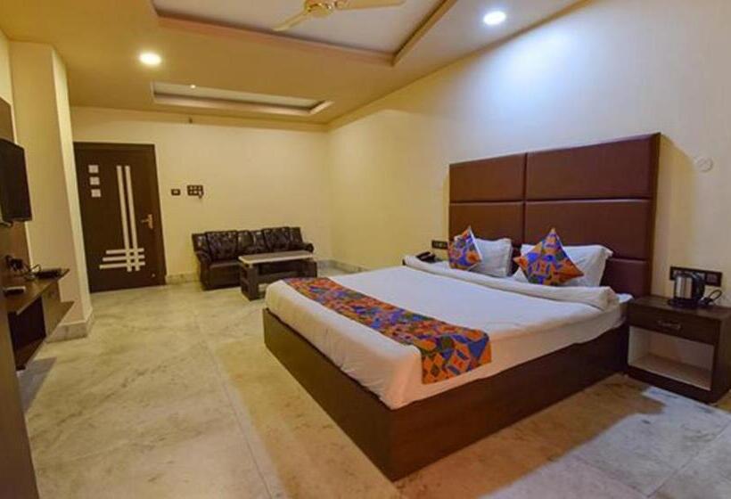 Quarto Deluxe, Fabhotel Rr Suites Guwahati