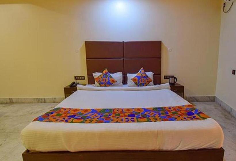 Triplo Executivo, Fabhotel Rr Suites Guwahati
