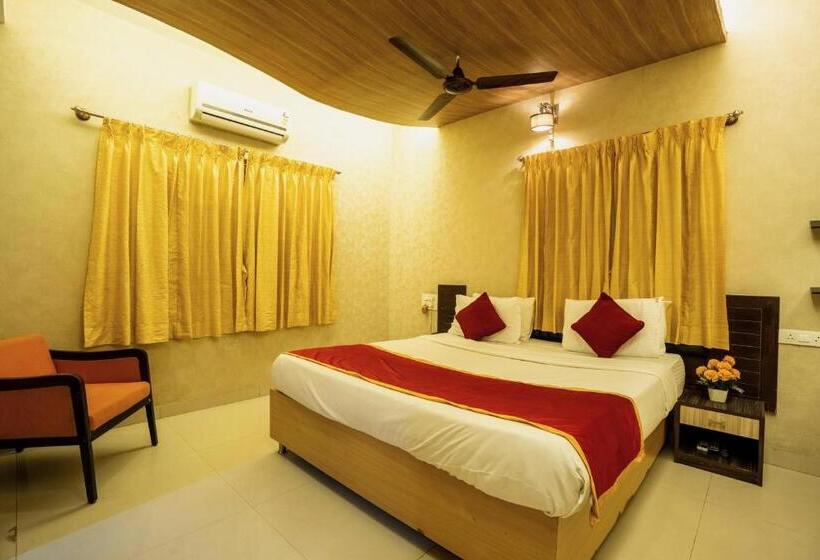 Апартаменты 3 Спальни, Seasons Suites   Koramangala