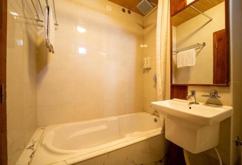Апартаменты 5 спален, Seasons Suites   Koramangala