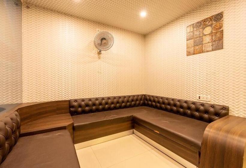 Люкс 2 Спальни, Seasons Suites   Koramangala