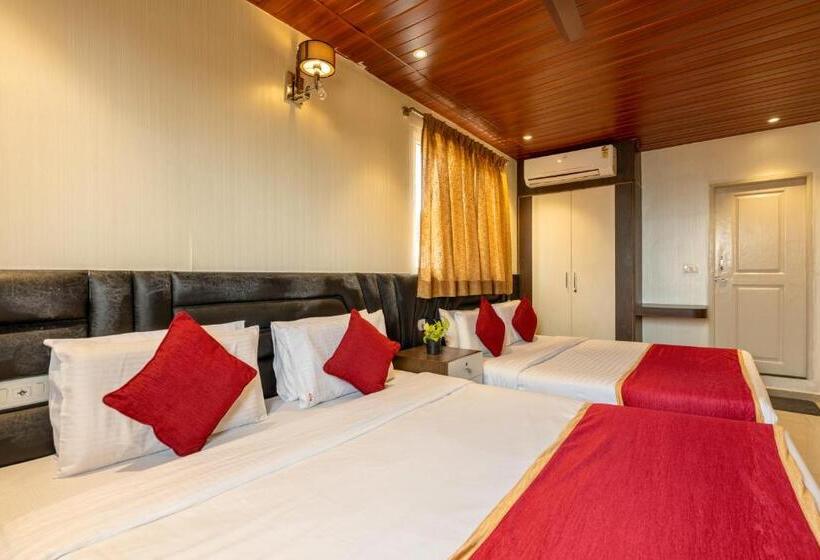 Номер Стандарт Трехместный, Seasons Suites   Koramangala
