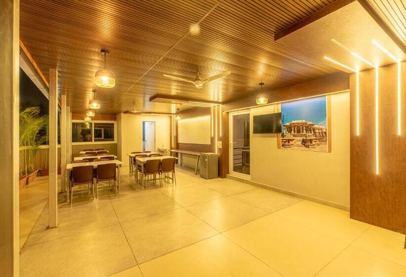 Студио Стандарт с Террасой, Seasons Suites   Koramangala