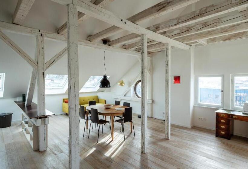Люкс Повышенной Комфортности, Künstlerzimmer Im Kulturhaus Häselburg
