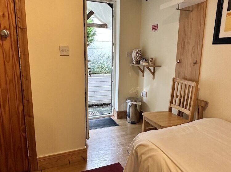 Номер Basic, Malahide Guest Rooms