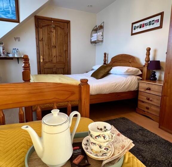 Номер Стандарт Трехместный, Malahide Guest Rooms