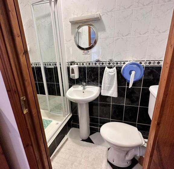 Семейный Номер, Malahide Guest Rooms