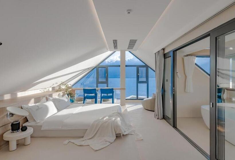 Номер Deluxe Кровать Кинг, Dali Oriental Seaview Hotel  Dali Erhai