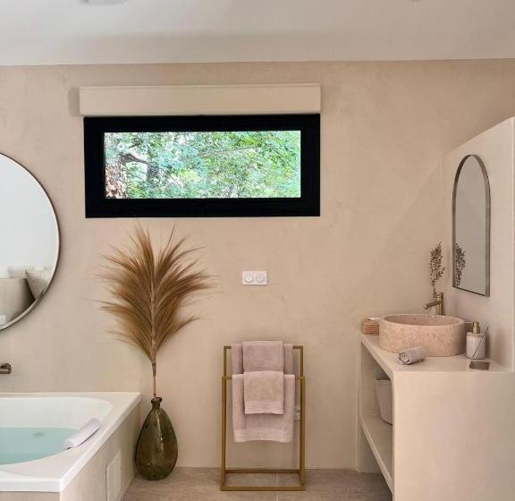 Стандартный Номер Кровать Кинг, Le Clos Des Délices   Love Room   Chambre Avec Spa, Terrasse Et Parking Privatif