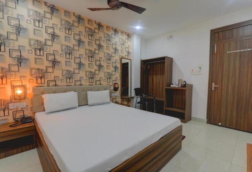 Трехместный Номер Классика, Oyo 81273 Hotel Krishna Inn