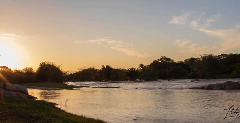 Бунгало Стандарт Вид на Сад, Hasekamp Family Bush Lodge