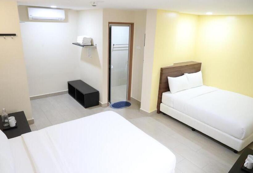 Family Suite, Capital O 90897 Island City