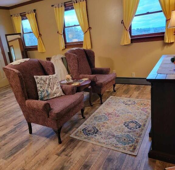 Номер Deluxe Кровать Кинг, Moonlight Manor Bed And Breakfast