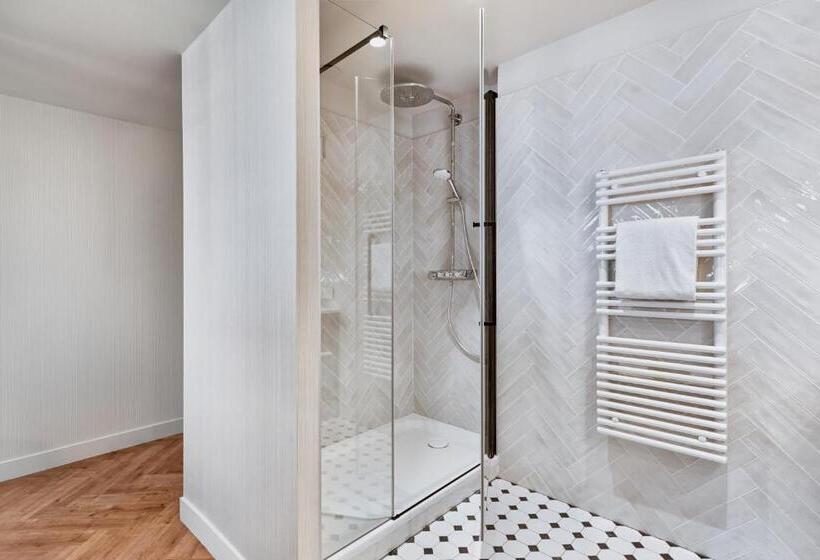 Номер Superior Вид на Город, H4 Hotel Wyndham Paris Pleyel Resort