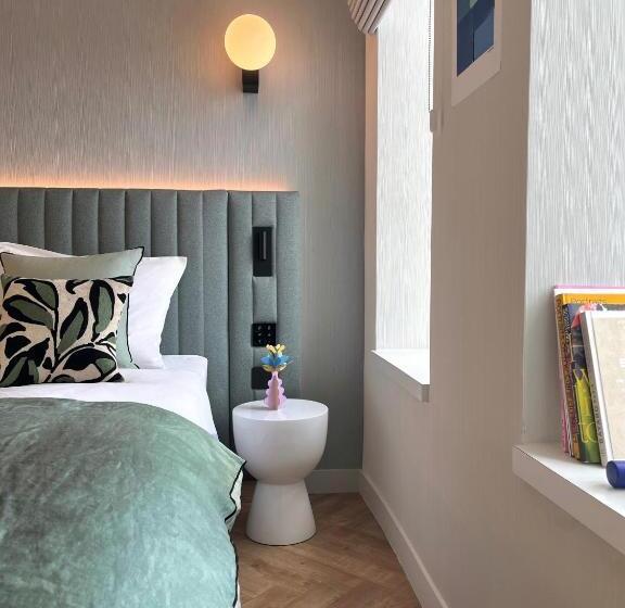 Номер Superior Кровать Кинг, H4 Hotel Wyndham Paris Pleyel Resort