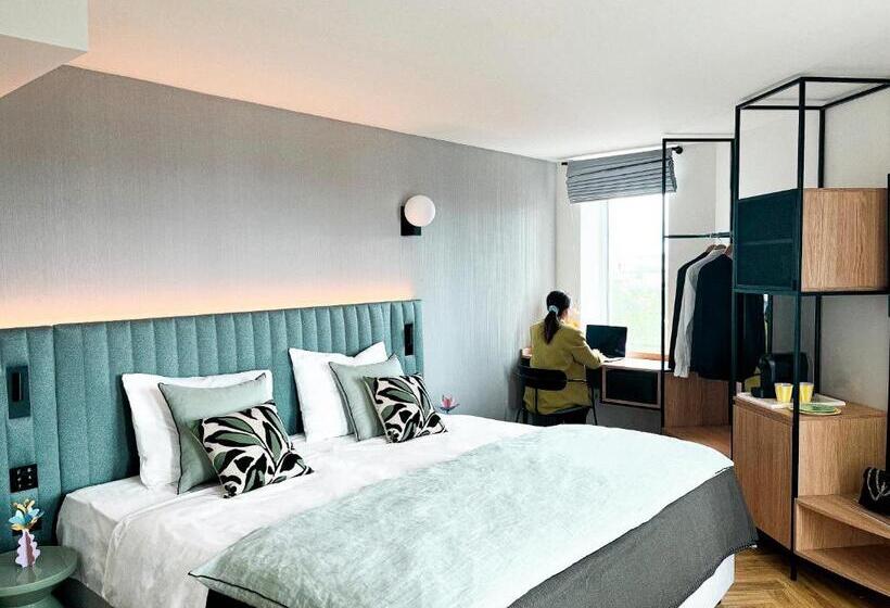 Номер Deluxe, H4 Hotel Wyndham Paris Pleyel Resort