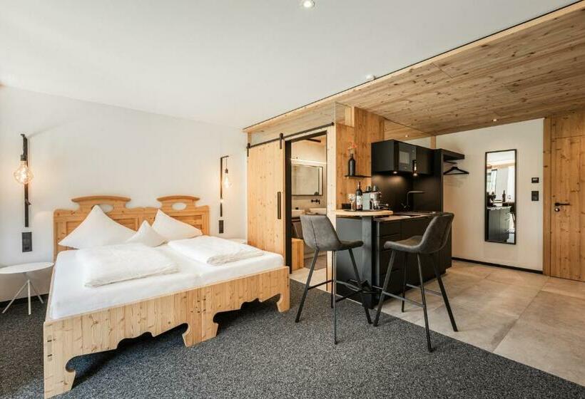 استودیوی استاندارد, S'hoamatl Dorfkrug Appartements