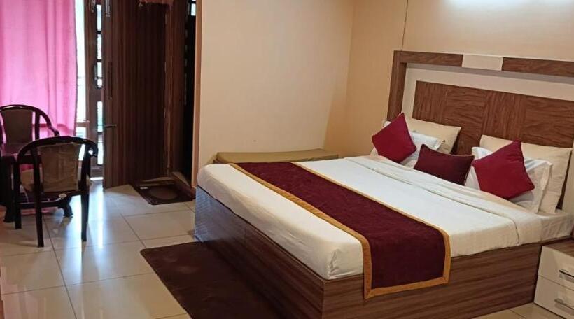 스탠다드 룸 산 전망, Sky Hill Top A Unit Of Kasauli View