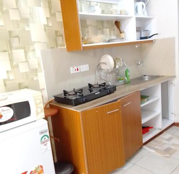 اتاق لوکس با تخت بزرگ, Tsavo 90 Degrees