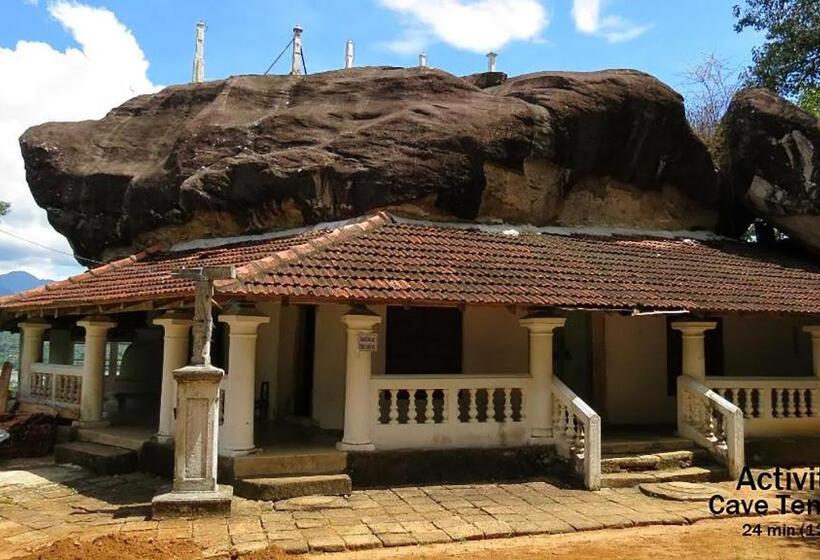 Номер Стандарт Вид на Озеро, Kings Green Castle Kandy
