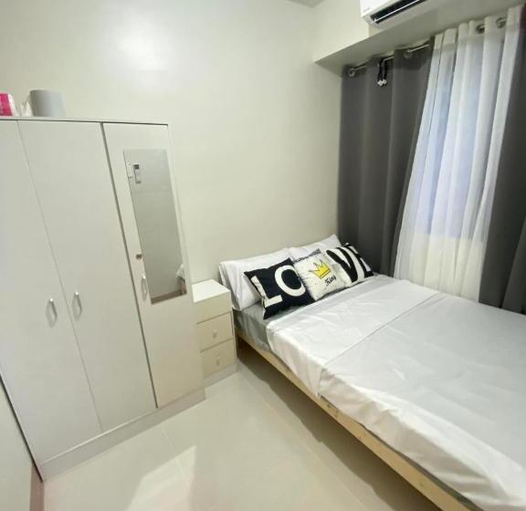 1 Bedroom Apartment with Balcony, Jejo Suite Home Shore 3 Residences Staycation