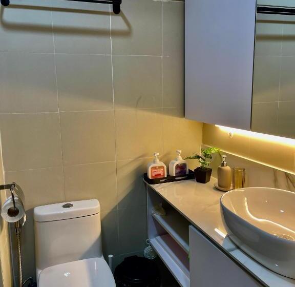 발코니가 있는 스위트, Luxern Suite At S Residences