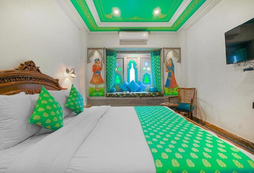 带大床的复式套间, Aaj Haveli   Lake Facing Boutique Hotel By Levelup Hotels